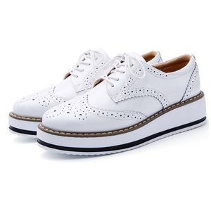 Women’s Platform Lace-Up Wingtips Oxfords Shoe